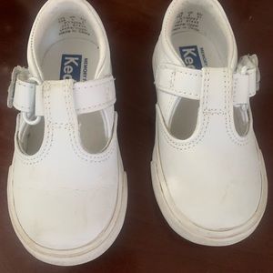 Keds size 5. Worn 3 times, a lot of wear left in them!